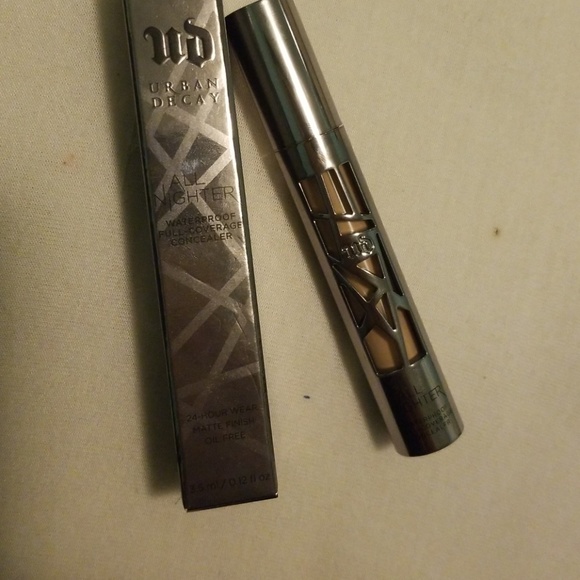 Urban Decay Other - 🦄 Urban Decay All Nighter Waterproof Concealer